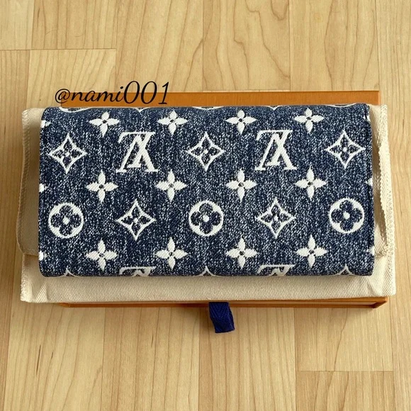 Louis Vuitton Denim Sarah Wallet - Picture 3 of 14